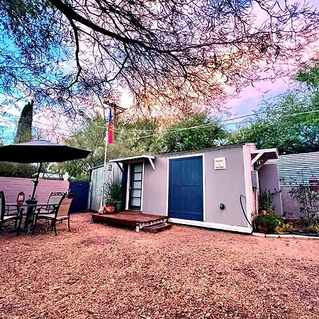 Cute Peaceful Tiny House Getaway W Backyard - Low Summer Rates!
